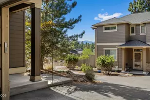 2337 NW Debron Ln, Bend, OR 97703 - Photo 2