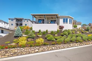 547 W La Strada Circle, Medford, OR 97504 - Photo 2