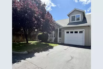 1914 Pebble Way, Medford, OR 97504 - Photo 1
