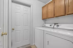 1914 Pebble Way, Medford, OR 97504 - Photo 12