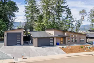 407 Selah Ln, Cave Junction, OR 97523 - Photo 30