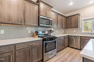16504 Pne Crk Dr, La Pine, OR 97739 - Photo 8