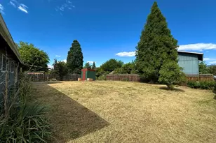209 Coral Cir, Phoenix, OR 97535 - Photo 28