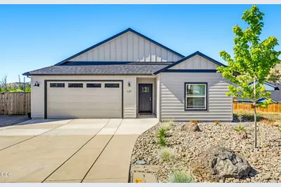 137 Willow Springs Drive, Talent, OR 97540 - Photo 2