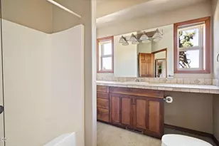 6900 NE 1st St, Redmond, OR 97756 - Photo 30