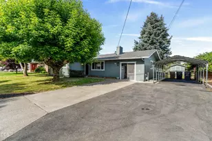 1120 SW Cottonwood St, Grants Pass, OR 97526 - Photo 6