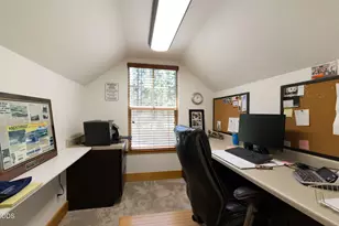 16969 Spring River Rd, Bend, OR 97707 - Photo 38