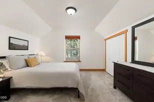 16969 Spring River Rd, Bend, OR 97707 - Photo 32