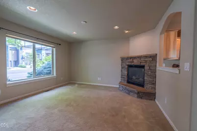 417 NW 27th Street, Redmond, OR 97756 - Photo 4
