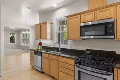 3880 Crystal Springs Drive, Medford, OR 97504 - Photo 12