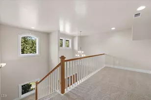 3880 Crystal Springs Dr, Medford, OR 97504 - Photo 22