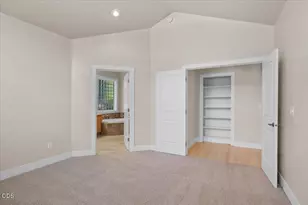 3880 Crystal Springs Dr, Medford, OR 97504 - Photo 8