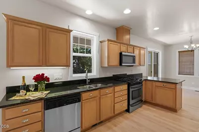 3880 Crystal Springs Drive, Medford, OR 97504 - Photo 10