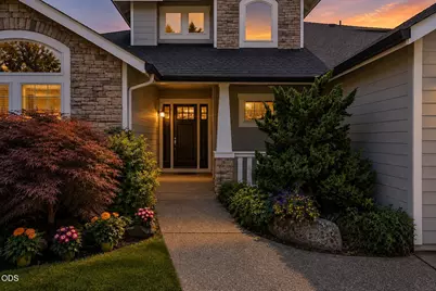 3880 Crystal Springs Drive, Medford, OR 97504 - Photo 2