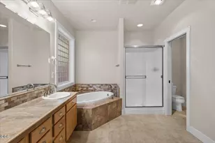 3880 Crystal Springs Dr, Medford, OR 97504 - Photo 10