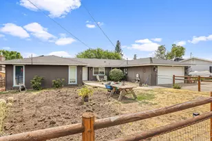 1741 Serenity Dr, Medford, OR 97504 - Photo 2