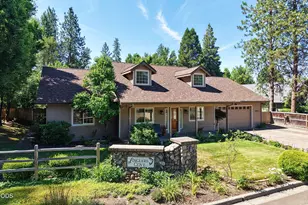 1025 Anglers Pl, Shady Cove, OR 97539 - Photo 2