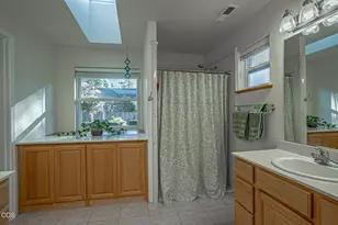 1025 Anglers Pl, Shady Cove, OR 97539 - Photo 22