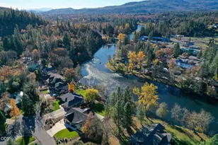 1025 Anglers Pl, Shady Cove, OR 97539 - Photo 2