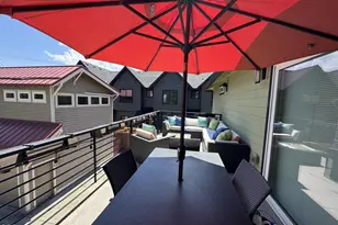 909 NW Delaware Ave, Bend, OR 97703 - Photo 12