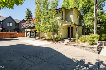 909 NW Delaware Avenue, Bend, OR 97703 - Photo 46