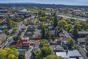 909 NW Delaware Ave, Bend, OR 97703 - Photo 2