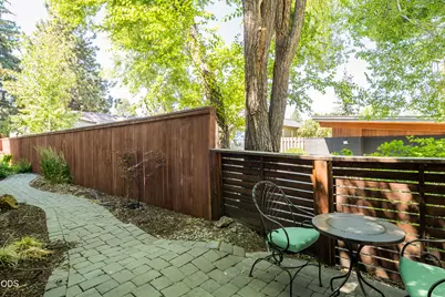 909 NW Delaware Avenue, Bend, OR 97703 - Photo 44