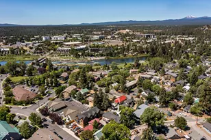 909 NW Delaware Ave, Bend, OR 97703 - Photo 4