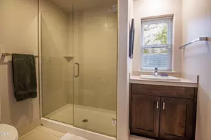 909 NW Delaware Ave, Bend, OR 97703 - Photo 32