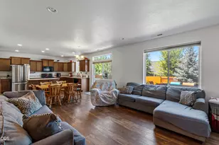 21382 NE Eagle Crossing Ave, Bend, OR 97701 - Photo 14