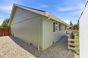 633 Cedar St, Independence, OR 97351 - Photo 32