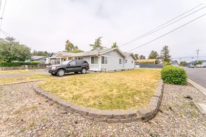 2025 Pine Street, Florence, OR 97439 - Photo 28