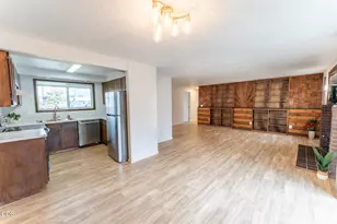 2025 Pine St, Florence, OR 97439 - Photo 6
