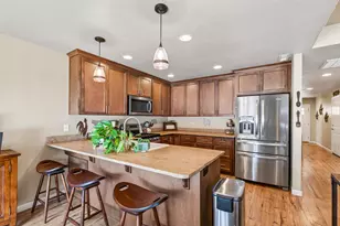 1922 Modena Ln, Medford, OR 97501 - Photo 8