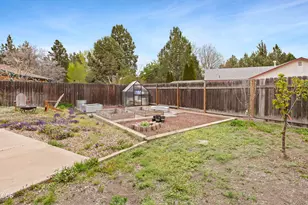 2087 NE Mistletoe Ct, Bend, OR 97701 - Photo 36