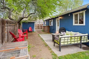 2087 NE Mistletoe Ct, Bend, OR 97701 - Photo 20