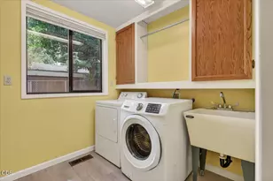 2204 Lampman Rd, Gold Hill, OR 97525 - Photo 28