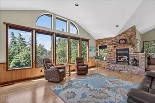 1748 NW Crescent Dr, Grants Pass, OR 97526 - Photo 12