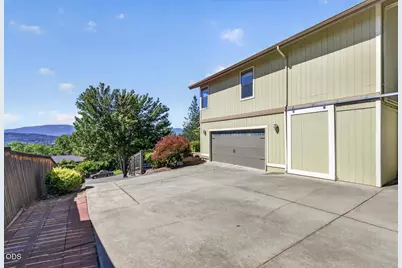 1748 NW Crescent Drive, Grants Pass, OR 97526 - Photo 64