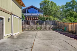 1748 NW Crescent Dr, Grants Pass, OR 97526 - Photo 62