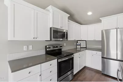1785 W Williamson Avenue, Sisters, OR 97759 - Photo 10