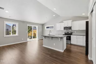 1785 W Williamson Ave, Sisters, OR 97759 - Photo 6