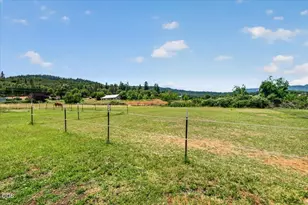 1760 Minear Rd, Medford, OR 97501 - Photo 38