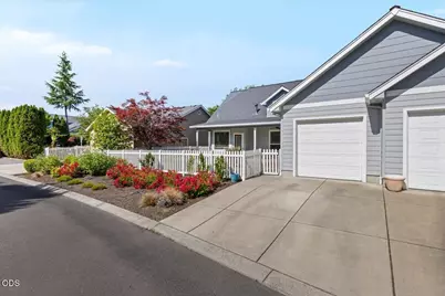 928 Buck Point Street, Central Point, OR 97502 - Photo 42