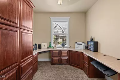 928 Buck Point Street, Central Point, OR 97502 - Photo 28