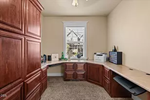 928 Buck Point St, Central Point, OR 97502 - Photo 28