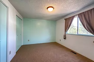 121 Lincoln St, Klamath Falls, OR 97601 - Photo 4