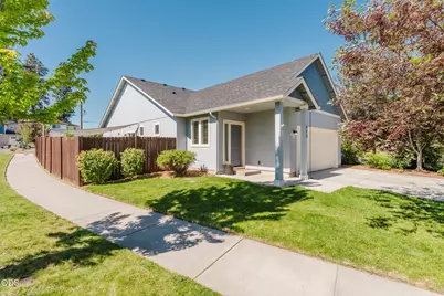 623 SE Glencoe Place, Bend, OR 97702 - Photo 2