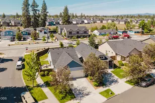 623 SE Glencoe Pl, Bend, OR 97702 - Photo 46