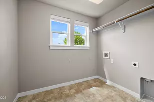 21278 SE Daylily Ave, Bend, OR 97702 - Photo 30
